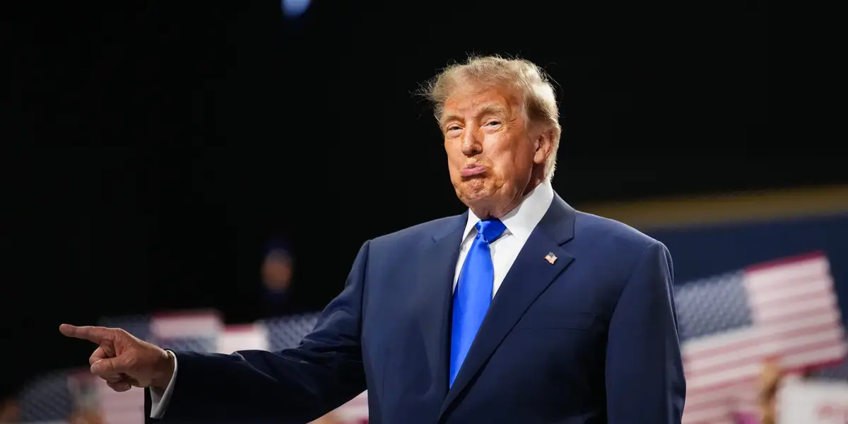 Оказалось, достаточно просто попросить: Трамп заявил, что отменит пошлины на ирландский виски после визита в Ирландию