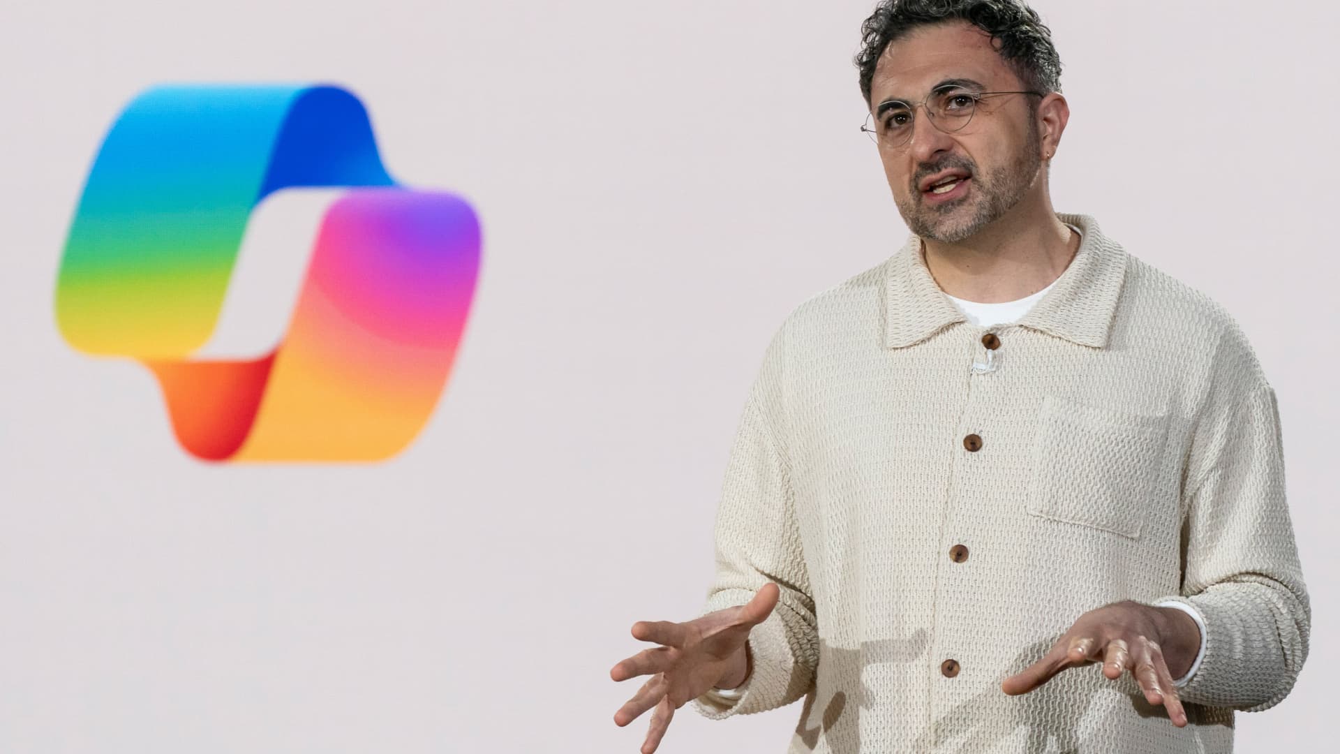 Microsoft устанавливает ограничения для будущих моделей ИИ на фоне сдерживания развития технологий в отрасли