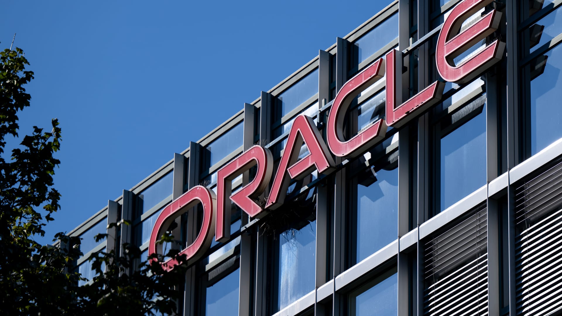 Акции Oracle выросли на 7% на фоне сильной отчетности и двукратного роста доходов облачной инфраструктуры