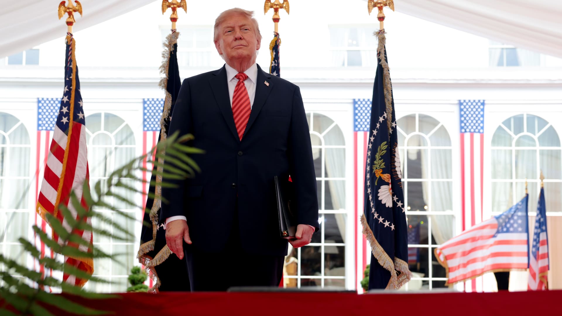 Трамп заявил, что США могут оставить иранскую нефть «как Венесуэлу», на фоне пробуксовки переговоров по Ормузскому проливу