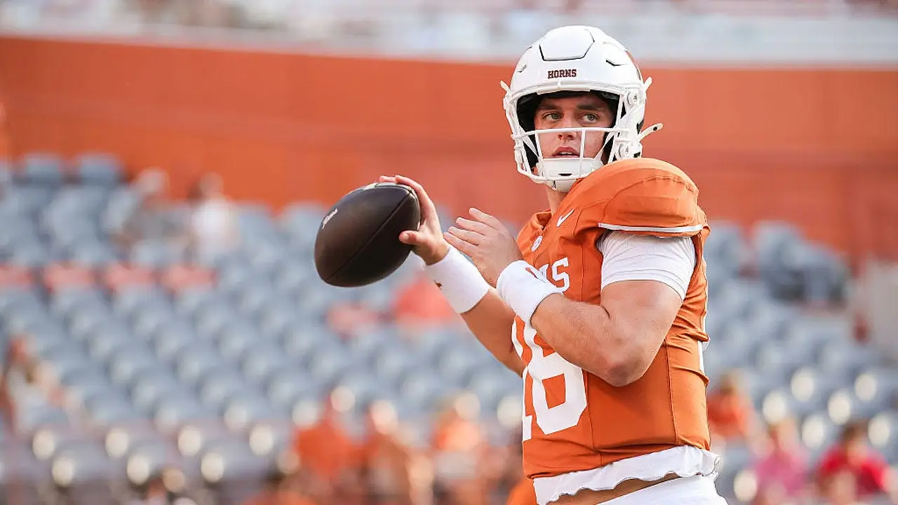 Новый рейтинг AP Top 25 наказывает Ohio State, Oklahoma и Oregon, в то время как Texas выходит на 1-е место после яркого камбэка