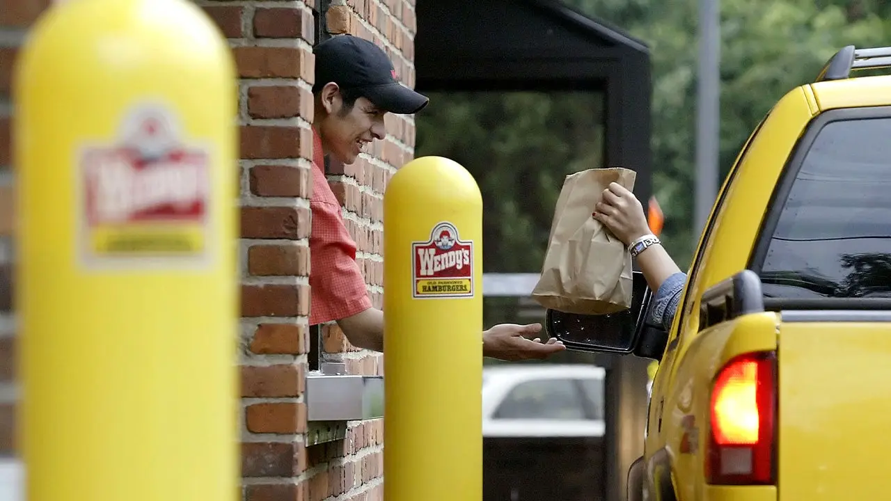 Wendy's возвращает ностальгическую желтую упаковку спустя десятилетия отсутствия